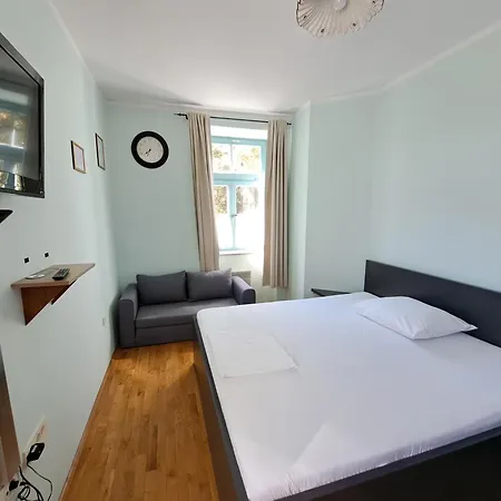 Parma & Guest house 3*